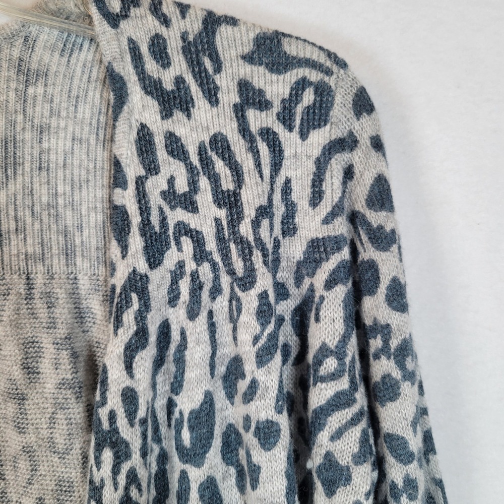 Akualani Womens Animal Leopard Angora Wool Cardigan Sweater Size Small Gray - Picture 4 of 8